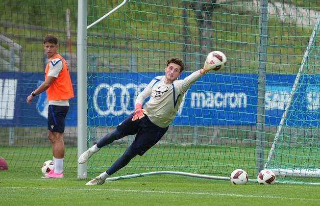 06.08.2026, Stadion Seefeld, Seefeld, Trainingslager TSG Hoffenheim in Seefeld 2026 , Torwart Lukas Petersson (Hoffenheim) (Photo by Hasan Bratic DeFodi Images) -