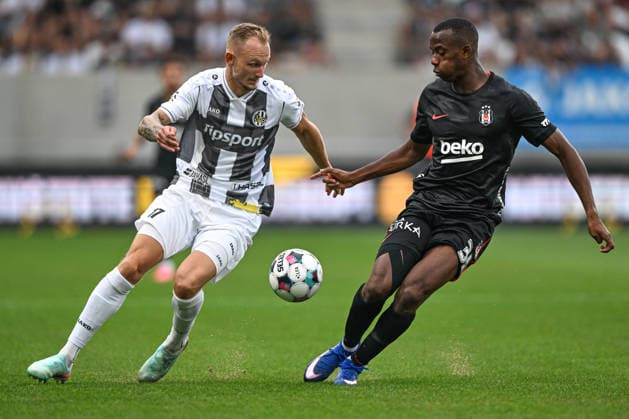 From left Ondrej Mihalik of Hradec Kralove and Tiago Djalo Embalo of Besiktas in action during the Football European League 3rd qualifying round, 1st leg match FC Hradec Kralove vs Besiktas Istanbul on August 6, 2026, in Hradec Kralove, Czech Republic. (CTKxPhoto DavidxTanecek) CTKPhotoP2026080606434  CTKPhotoP2026080606434