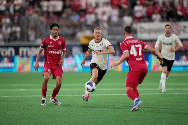 Thun, Switzerland - August 06: Helgi Gudjonsson (9 Vikingur R.) against Nassim Zoukit (13 THU) during the UEFA Europa League Qualification match between FC Thun and Vikingur Reykjavik at VISANA Stadion on August 06, 2026 in Thun, Switzerland. Copyright: xKjetilxWaberx xSPPx Sportspressphoto_SPR201547