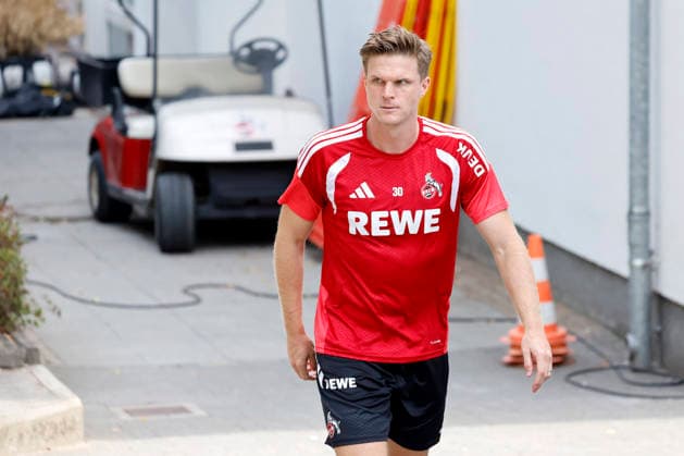 Fußballspieler Marius Bülter (Sturm) beim öffentlichen Training des 1. FC Köln am Geißbockheim. Köln, 06.08.2026 (DFL DFB REGULATIONS PROHIBIT ANY USE OF PHOTOGRAPHS as IMAGE SEQUENCES and or QUASI-VIDEO) NRW Deutschland Copyright: xChristophxHardtx