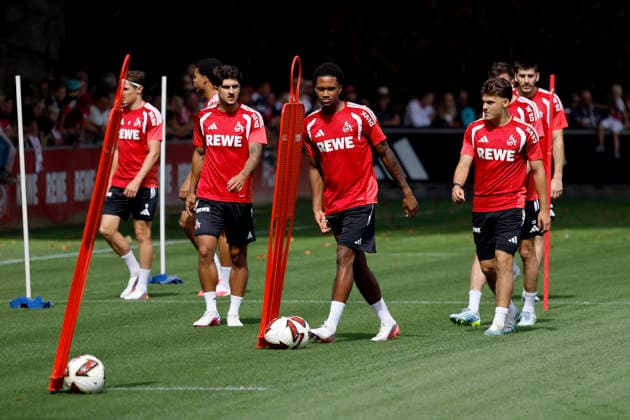 Der Kader der ersten Herrenmannschaft beim öffentlichen Training des 1. FC Köln am Geißbockheim. Köln, 06.08.2026 (DFL DFB REGULATIONS PROHIBIT ANY USE OF PHOTOGRAPHS as IMAGE SEQUENCES and or QUASI-VIDEO) NRW Deutschland Copyright: xChristophxHardtx
