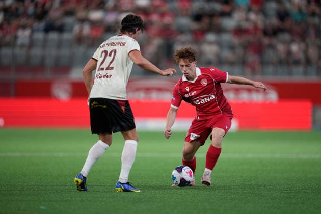 Thun, Switzerland - August 06: Michael Heule (27 THU) against Karl Fridleifur Gunnarsson (22 Vikingur R.) during the UEFA Europa League Qualification match between FC Thun and Vikingur Reykjavik at VISANA Stadion on August 06, 2026 in Thun, Switzerland. Copyright: xKjetilxWaberx xSPPx Sportspressphoto_SPR201553