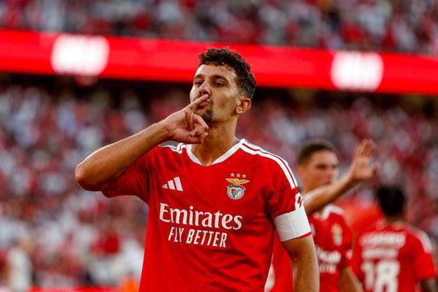 Sport Bilder des Tages Estadio da Luz Tomas Araujo of SL Benfica cebrates after scoring the team s first goal during the first leg of the UEFA Europa League third qualifying round match between SL Benfica and Heart of Midlothian FC at the Estadio da Luz, on August 6, 2026, in Lisbon, Portugal. UEFA Europa League - Third Qualifying Round (First Leg) - SL Benfica vs Heart of Midlothian FC (Valter Gouveia SPP) Copyright: xValterxGouveia SPPx spp-en-VaGo-_GO_5382