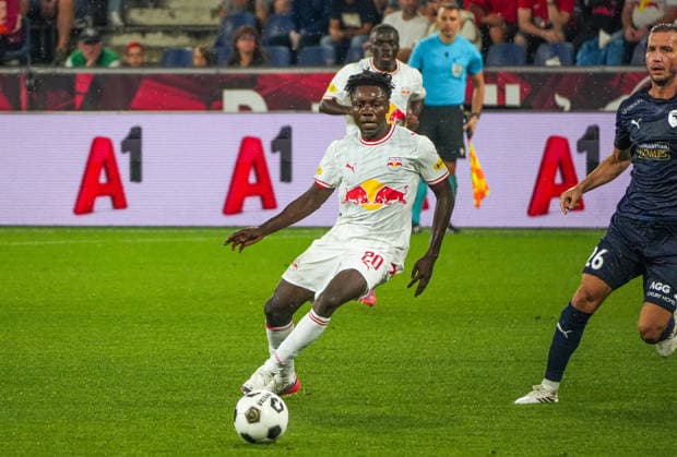 Fussball: Österreich: UEFA Europa League Qualifikation 2026 2027 - 3. Runde, 06.08.2026 - FC Red Bull Salzburg (RB, Österreich) vs. Pafos FC (Zypern) - Red Bull Arena (Wals-Siezenheim, Österreich); Edmund Baidoo (FC Red Bull Salzburg) Copyright: xLukasxBierederx