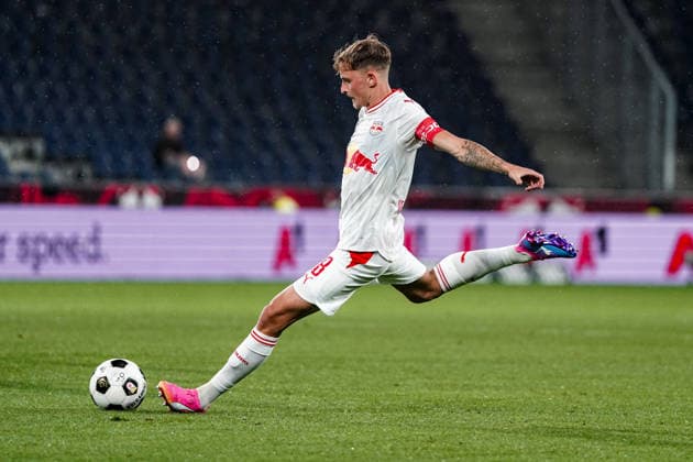 Fussball: Österreich: UEFA Europa League Qualifikation 2026 2027 - 3. Runde, 06.08.2026 - FC Red Bull Salzburg (Österreich) vs. Pafos FC (Zypern) - Red Bull Arena (Wals-Siezenheim, Österreich); Niklas Veratschnig (FC Salzburg) Copyright: xLUKAxKOLANOVICx