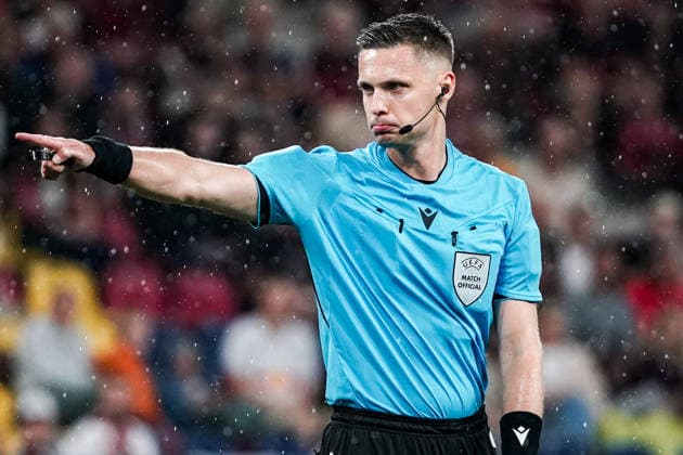 Fussball: Österreich: UEFA Europa League Qualifikation 2026 2027 - 3. Runde, 06.08.2026 - FC Red Bull Salzburg (Österreich) vs. Pafos FC (Zypern) - Red Bull Arena (Wals-Siezenheim, Österreich); Schiedsrichter Damian Sylwestrzak Copyright: xLUKAxKOLANOVICx
