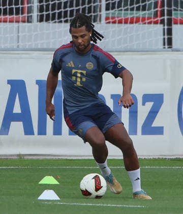 06.08.2026, FC Bayern Muenchen, Training, Saebenerstrasse Muenchen , Fussball, im Bild: Serge Gnabry (FC Bayern Muenchen)