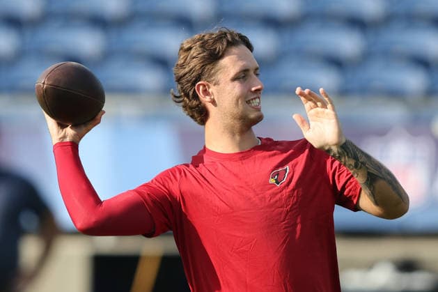Arizona Cardinals quarterback Carson Beck (19) throws a pass before the Cardinals preseason game against Carolina Panthers in the Pro Football Hall of Fame Game in Canton, Ohio, on Thursday, August 6, 2026.  CAN20260806105 AARONxJOSEFCZYK
