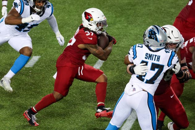 CANTON, OH - AUGUST 06: Arizona Cardinals running back Corey Kiner (37) carries the football during the second quarter of the National Football League preseason game between the Carolina Panthers and Arizona Cardinals on August 6, 2026, at the Tom Benson Hall of Fame Stadium in Canton, OH. (Photo by Frank Jansky Icon Sportswire) NFL, American Football Herren, USA AUG 06 Hall of Fame Game - Panthers vs Cardinals EDITORIAL USE ONLY Icon26080611