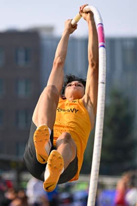 World Athletics U20 Championships Oregon 2026 EUGENE, UNITED STATES OF AMERICA - AUGUST 7, 2026 : Ben Silas Kribelbauer (GER) competes in the pole vault during the World Athletics U20 Championships Oregon 2026 at Hayward Field on August 7, 2026 in Eugene, United States Of America. Copyright: xBEAUTIFULxSPORTS DecaxText&Bildx