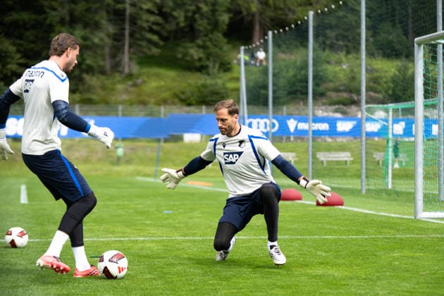 Torwarttraining: hier Oliver Baumann, (TSG Hoffenheim, 01), rechts, mit dem Partner Luca Philipp, (TSG Hoffenheim, 37), TSG Hoffenheim, Fussball, Trainingslager, Saison Vorbereitung, Saison 2026 2027, GER, 06.08.2026, Eibner-Pressefoto Andreas Ulmer TSG Hoffenheim, Fussball, Trainingslager, Saison Vorbereitung, Saison 2026 2027, GER, 06.08.2026, Copyright: xEibner-Pressefoto AndreasxUlmerx EP_AUR