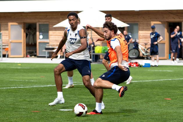 Leon Avdullahu, (TSG Hoffenheim, 07), rechts, Tristan Spranger, (TSG Hoffenheim, ) TSG Hoffenheim, Fussball, Trainingslager, Saison Vorbereitung, Saison 2026 2027, GER, 06.08.2026, Eibner-Pressefoto Andreas Ulmer TSG Hoffenheim, Fussball, Trainingslager, Saison Vorbereitung, Saison 2026 2027, GER, 06.08.2026, Copyright: xEibner-Pressefoto AndreasxUlmerx EP_AUR