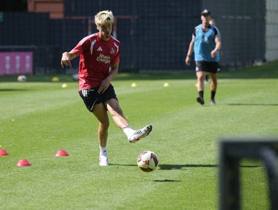 07.08.2026, xophax, Fussball 1.Bundesliga, 1.FC Koeln Training auf Platz 7 am Geissbockheim . Training U21, U 21 . Neuzugang Gil Neves ( 1.FC Köln ) Kitzbühel