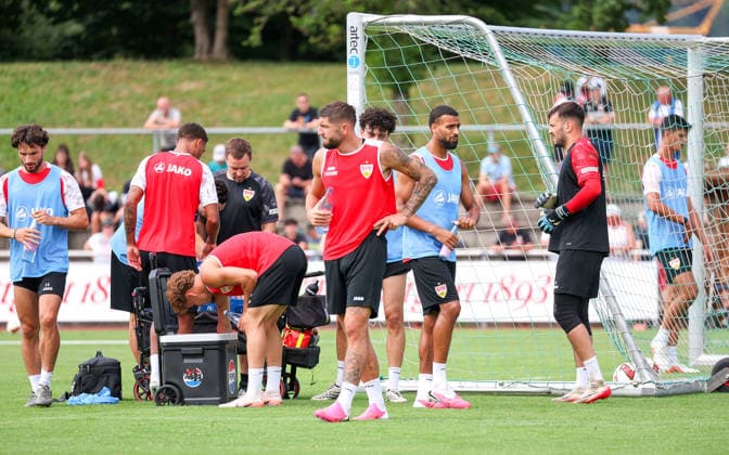 07.08.2026, Deutschland, Grassau, Fußball Bundesliga, Saison 2026 2027, Trainingslager VfB Stuttgart, Trinkpause, Jeff Chabot