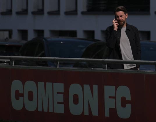 07.08.2026, xophax, Fussball 1.Bundesliga, 1.FC Koeln Training auf Platz 1 am Geissbockheim . Training der Profis vor dem Abendspiel gegen Real San Sebastian. Thomas Kessler ( Geschäftsführer 1.FC Köln ) Kitzbühel