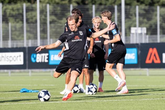 Abschlusstraining SSV Ulm 1846 Fußball vor dem ersten Ligaspiel in Stuttgart, Fussball, Training, Trainingsplatz Ulm 06.08.26 Emanuel Taffertshofer (SSV Ulm 1846 Fußball, 22) Abschlusstraining SSV Ulm 1846 Fußball vor dem ersten Ligaspiel in Stuttgart, Fussball, Training, Trainingsplatz Ulm 06.08.26 Foto: Lucca Fundel Ulm Trainingsplatz Baden-Württemberg Deutschland