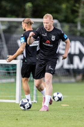 Abschlusstraining SSV Ulm 1846 Fußball vor dem ersten Ligaspiel in Stuttgart, Fussball, Training, Trainingsplatz Ulm 06.08.26 Leon Müller (SSV Ulm 1846 Fußball, 17) Abschlusstraining SSV Ulm 1846 Fußball vor dem ersten Ligaspiel in Stuttgart, Fussball, Training, Trainingsplatz Ulm 06.08.26 Foto: Lucca Fundel Ulm Trainingsplatz Baden-Württemberg Deutschland