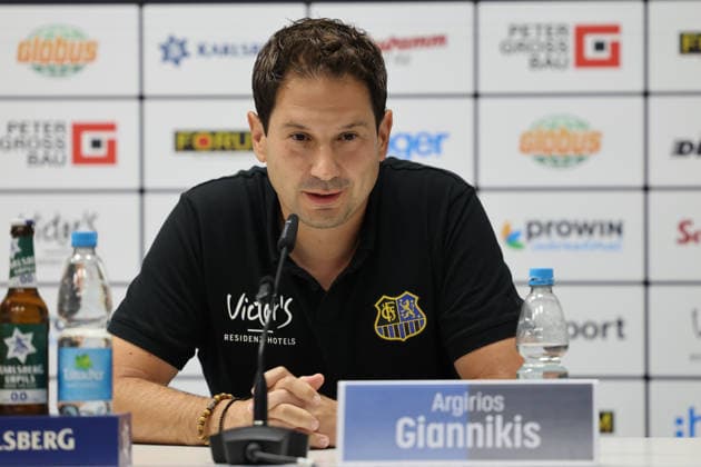 07.08.2026, Fussball, Herren, 3. Liga, Saison 2026 2027, Pressekonferenz vor dem 1. Spieltag, 1. FC Saarbrücken, Trainer Argirios Giannikis (1. FC Saarbrücken) Saarbrücken Ludwigsparkstadion Saarland Deutschland (DEU) Copyright: xSebastianxBachx