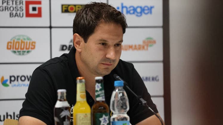 07.08.2026, xrekx, Fussball 3.Liga, 1. FC Saarbruecken - Pressekonferenz mit Sportvorstand Markus Thiele v.l. Argirios Giannikis Trainer (1.FC Saarbruecken) (DFL DFB REGULATIONS PROHIBIT ANY USE OF PHOTOGRAPHS as IMAGE SEQUENCES and or QUASI-VIDEO) Saarbruecken