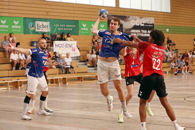 07.08.2026, xovx, Handball Lindencup, TuS Holzheim - HSG Pohlheim v.l. Jonathan Martenstein (HSG Pohlheim), Christoph Horn (TuS Holzheim), Leon Friedl (HSG Pohlheim), Maxim Hölzer (TuS Holzheim), Hannes Jemixe (TuS Holzheim) Linden Stadthalle Hessen Deutschland (DE)