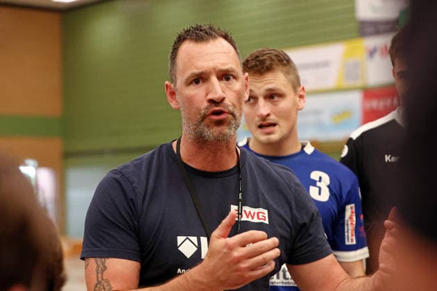 07.08.2026, xovx, Handball Lindencup, TuS Holzheim - HSG Pohlheim Trainer Mario Weber (HSG Pohlheim) Linden Stadthalle Hessen Deutschland (DE)