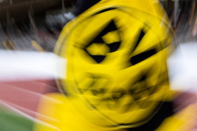 Regionalliga West: Borussia Dortmund II - 1.FC Köln II, 07.08.2026 Symbolbild, Eckflagge mit dem Blick auf Innenraum des Stadions vor dem Spiel. Flagge ist unscharf. Regionalliga West: Borussia Dortmund II - 1.FC Köln II, Rote Erde, Dortmund; 07.08.2026 DFB regulations prohibit any use of photographs as image sequences and or quasi video. Copyright: xBEAUTIFULxSPORTS Buriakovx