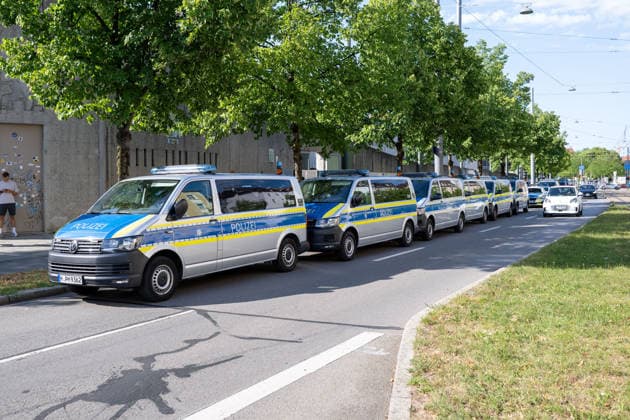 Grosses Polizei Aufgebot zum ersten Spiel gegen den FC Augsburg II, TSV 1860 von Muenchen vs. FC Augsburg II, Fussball, Regionalliga Bayern, 3. Spieltag, 07.08.2026 DFB regulations prohibit any use of photographs as image sequences and or quasi-video Muenchen Bayern Deutschland