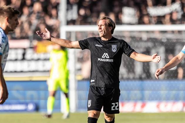 SV Stuttgarter Kickers vs. SSV Ulm 1846 Fußball, Fussball, Regionalliga, 1. Spieltag, GAZI-Stadion auf der Waldau Stuttgart 07.08.26 Emanuel Taffertshofer (SSV Ulm 1846 Fußball, 22) SV Stuttgarter Kickers vs. SSV Ulm 1846 Fußball, Fussball, Regionalliga, 1. Spieltag, GAZI-Stadion auf der Waldau Stuttgart 07.08.26 Foto: Lucca Fundel Stuttgart GAZI-Stadion auf der Waldau Baden-Württemberg Deutschland