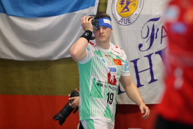 07.08.2026, xtgx, Handball Turnier, EHV Aue - SC Magdeburg emspor, v.l. Elvar Orn Jonsson (Magdeburg, 19) verletzt, Verletzung, Auge Lößnitz