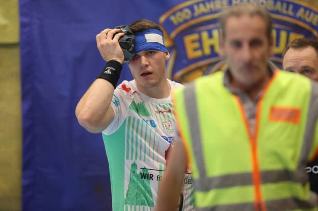 07.08.2026, xtgx, Handball Turnier, EHV Aue - SC Magdeburg emspor, v.l. Elvar Orn Jonsson (Magdeburg, 19) verletzt, Verletzung, Auge Lößnitz