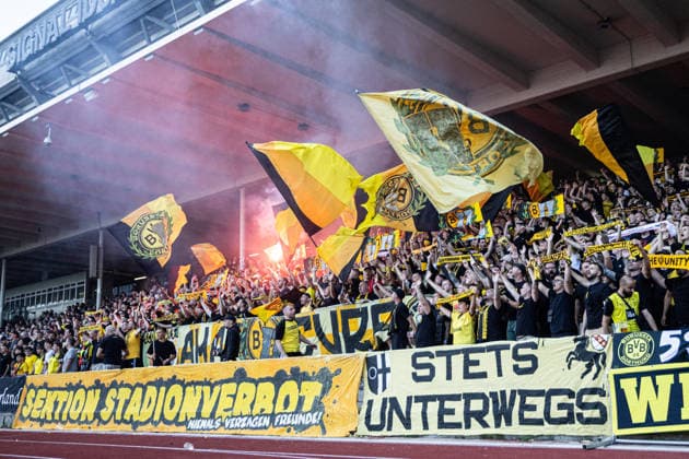 Regionalliga West: Borussia Dortmund II - 1.FC Köln II, 07.08.2026 Fans von Borussia Dortmund U23 mit der Pyrotechnik Regionalliga West: Borussia Dortmund II - 1.FC Köln II, Rote Erde, Dortmund; 07.08.2026 DFB regulations prohibit any use of photographs as image sequences and or quasi video. Copyright: xBEAUTIFULxSPORTS Buriakovx