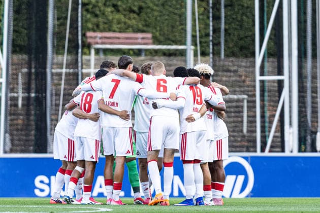 Regionalliga West: Borussia Dortmund II - 1.FC Köln II, 07.08.2026 1. FC Köln U23 im Teamkreis bis zum Spielbeginn. Regionalliga West: Borussia Dortmund II - 1.FC Köln II, Rote Erde, Dortmund; 07.08.2026 DFB regulations prohibit any use of photographs as image sequences and or quasi video. Copyright: xBEAUTIFULxSPORTS Buriakovx