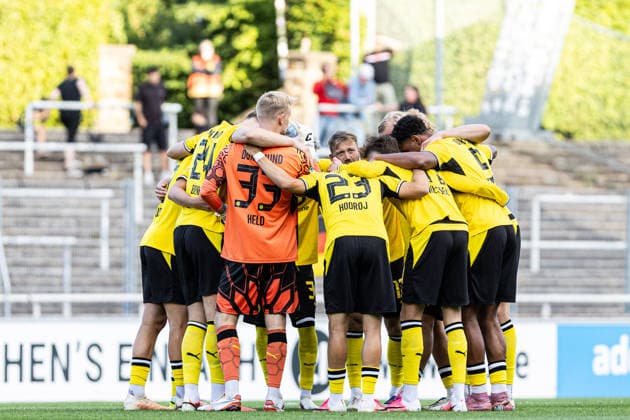 Regionalliga West: Borussia Dortmund II - 1.FC Köln II, 07.08.2026 Borussia Dortmund U23 im Teamkreis bis zum Spielbeginn. Regionalliga West: Borussia Dortmund II - 1.FC Köln II, Rote Erde, Dortmund; 07.08.2026 DFB regulations prohibit any use of photographs as image sequences and or quasi video. Copyright: xBEAUTIFULxSPORTS Buriakovx