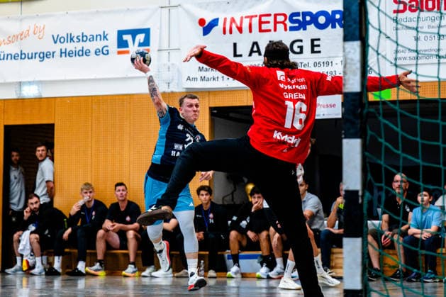 07.08.2026, xdobgx, Handball Heide-Cup 2026, HSV Hamburg - HOJ Elite v.l. Noah Beyer (Handball Verein Hamburg, 22) beim Wurf, in action, throwing, Jannick Green (HoJ Elite, 16) Schneverdingen