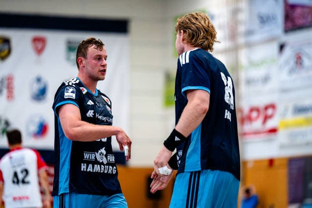 07.08.2026, xdobgx, Handball Heide-Cup 2026, HSV Hamburg - HOJ Elite v.l. Moritz Sauter (Handball Verein Hamburg, 33), Martin Hovde (Handball Sport Verein Hamburg, 81) im Gespräch, in conversation Schneverdingen