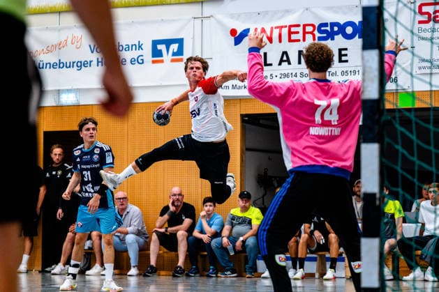 07.08.2026, xdobgx, Handball Heide-Cup 2026, HSV Hamburg - HOJ Elite v.l. Lukas Karlskov (HoJ Elite, 15) beim Wurf, in action, throwing Schneverdingen