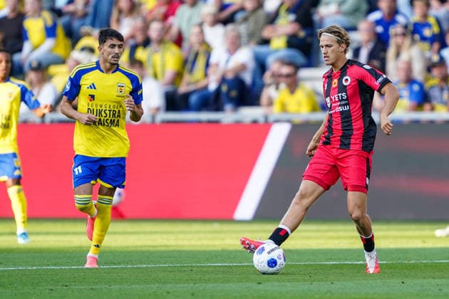 2026-08-07 SC Cambuur v Excelsior LEEUWARDEN, NETHERLANDS - AUGUST 7: Ilyes Hamache of SC Cambuur, Nolan Martens of Excelsior Rotterdam during the VriendenLoterij Eredivisie match between SC Cambuur and Excelsior at Kooi Stadion on August 7, 2026 in Leeuwarden, Netherlands. Leeuwarden Kooi Stadion Netherlands Content not available for redistribution in The Netherlands directly or indirectly through any third parties. Copyright: xAndrexWeeningx