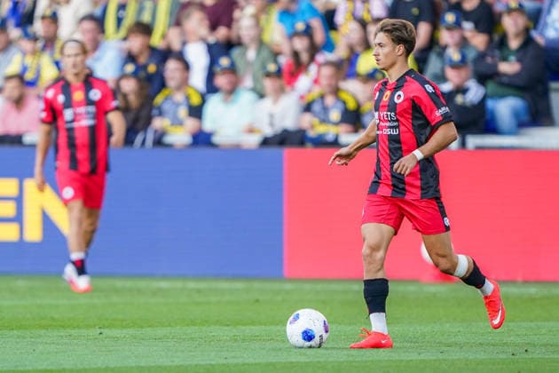 2026-08-07 SC Cambuur v Excelsior LEEUWARDEN, NETHERLANDS - AUGUST 7: Lennard Hartjes of Excelsior Rotterdam during the VriendenLoterij Eredivisie match between SC Cambuur and Excelsior at Kooi Stadion on August 7, 2026 in Leeuwarden, Netherlands. Leeuwarden Kooi Stadion Netherlands Content not available for redistribution in The Netherlands directly or indirectly through any third parties. Copyright: xAndrexWeeningx