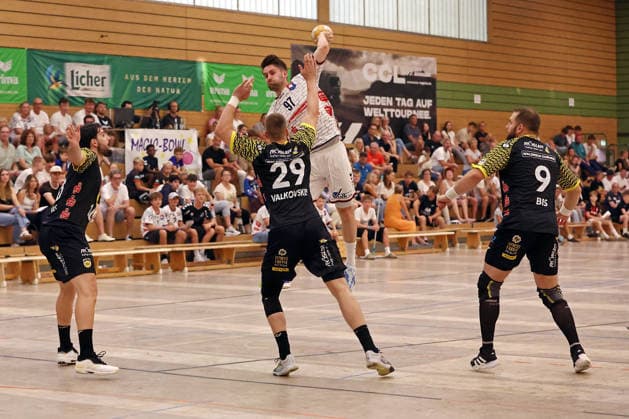 07.08.2026, xovx, Handball Lindencup, TV Hüttenberg - HSC 2000 Coburg v.l. Savvas Savvas (HSC Coburg), Leonards Valkovskis (HSC Coburg), David Kuntscher (TV Hüttenberg), Bartlomiej Bis (HSC Coburg) Linden Stadthalle Hessen Deutschland (DE)