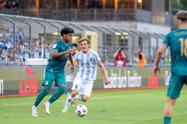 Julian Bell 2 (TSV 1860 Muenchen), TSV 1860 von Muenchen vs. FC Augsburg II, Fussball, Regionalliga Bayern, 3. Spieltag, 07.08.2026 DFB regulations prohibit any use of photographs as image sequences and or quasi-video Muenchen Bayern Deutschland