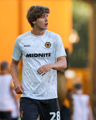 Wolverhampton Wanderers v Port Vale - Carabao Cup First Round Wolverhampton Wanderers player Fer Lopez warms up during the Carabao Cup First Round match between Wolverhampton Wanderers and Port Vale at Molineux in Wolverhampton, United Kingdom, on August 7, 2026. Wolverhampton West Midlands United Kingdom  Copyright: xMIxNewsx originalFilename:fletcher-wolverha260807_npOFs