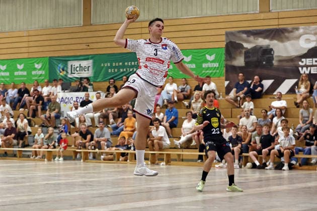 07.08.2026, xovx, Handball Lindencup, TV Hüttenberg - HSC 2000 Coburg v.l. Philipp Schwarz (TV Hüttenberg), Jannes Krone (HSC Coburg) Linden Stadthalle Hessen Deutschland (DE)