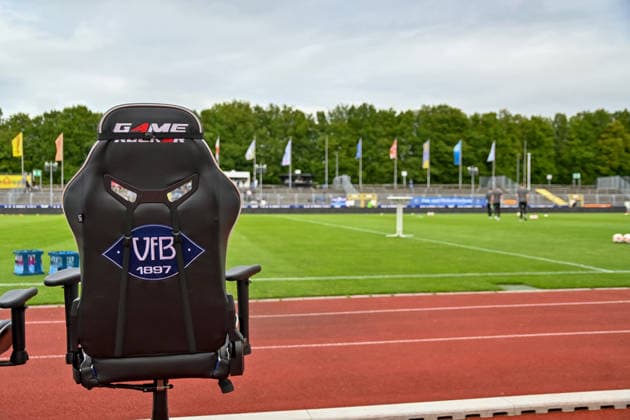 Stadion am Marschweg, Oldenburg, Ansicht Trainerstuhl vor Gegengerade VfB Oldenburg vs. SV Drochtersen Assel, Fussball, Regionalliga Nord, 2. Spieltag, Saison 2026 2027, 07.08.2026, VfB Oldenburg vs. SV Drochtersen Assel, Fussball, Regionalliga Nord, 2. Spieltag, Saison 2026 2027, 07.08.2026 Oldenburg Copyright: xEibner-Pressefoto RobertxGertzenx EP_RGN