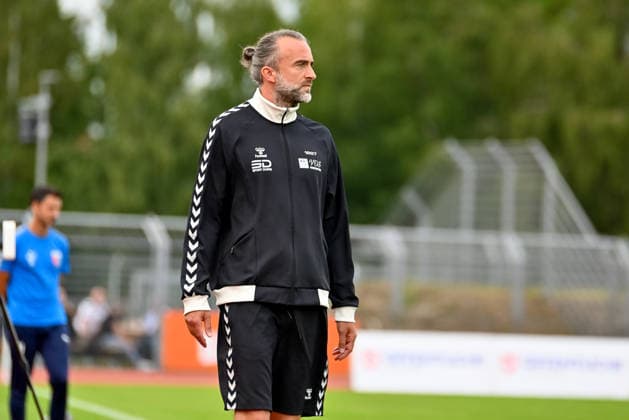 Dario Fossi (VfB Oldenburg, Trainer) VfB Oldenburg vs. SV Drochtersen Assel, Fussball, Regionalliga Nord, 2. Spieltag, Saison 2026 2027, 07.08.2026, VfB Oldenburg vs. SV Drochtersen Assel, Fussball, Regionalliga Nord, 2. Spieltag, Saison 2026 2027, 07.08.2026 Oldenburg Copyright: xEibner-Pressefoto RobertxGertzenx EP_RGN