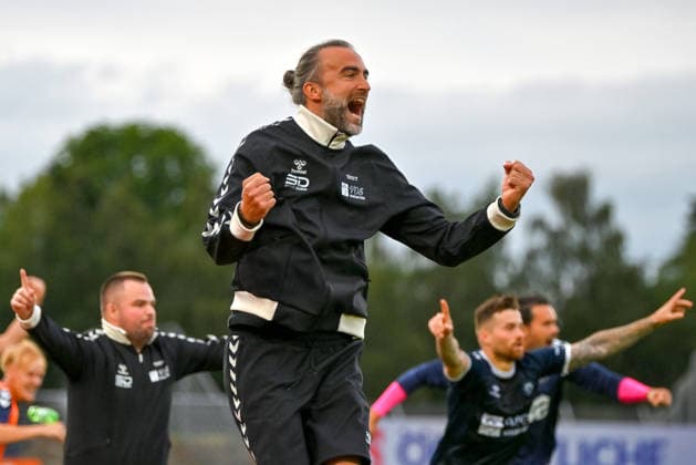 Dario Fossi (VfB Oldenburg, Trainer) jubelt VfB Oldenburg vs. SV Drochtersen Assel, Fussball, Regionalliga Nord, 2. Spieltag, Saison 2026 2027, 07.08.2026, VfB Oldenburg vs. SV Drochtersen Assel, Fussball, Regionalliga Nord, 2. Spieltag, Saison 2026 2027, 07.08.2026 Oldenburg Copyright: xEibner-Pressefoto RobertxGertzenx EP_RGN