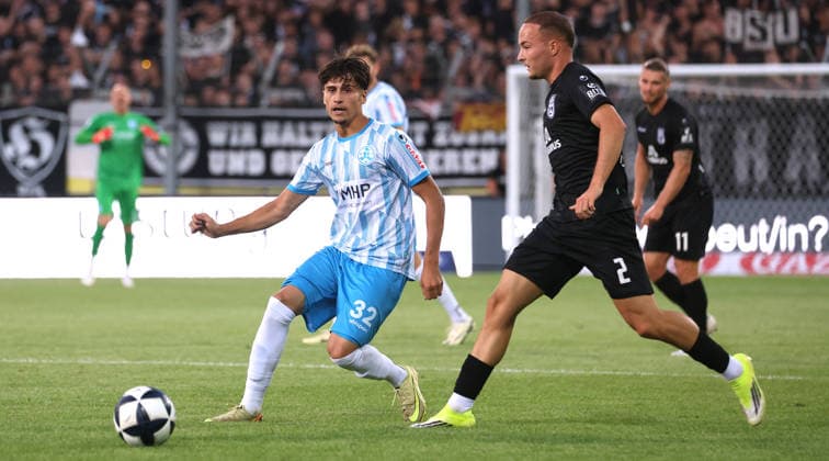2026.08.07, Deutschland, Stuttgart-Degerloch, Fußball Stuttgarter Kickers vs. SSV Ulm, v.l. Leandro Mendes Rangel (Kickers), Mattis Hoppe (Ulm)