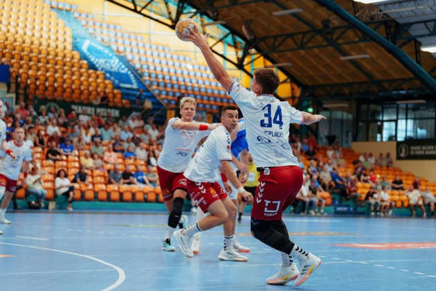 Testspielt: Dessau-Roßlauer HV 06 - PGE Wybrzeze Gdansk Marcin Peplinski (PGE Wybrzeze Gdansk, 34) fängt den Ball ab am 07.08.2026 in der Anhalt-Arena, Dessau-Roßlau (Sachsen-Anhalt) Dessau-Roßlau Anhalt-Arena Sachsen-Anhalt Deutschland