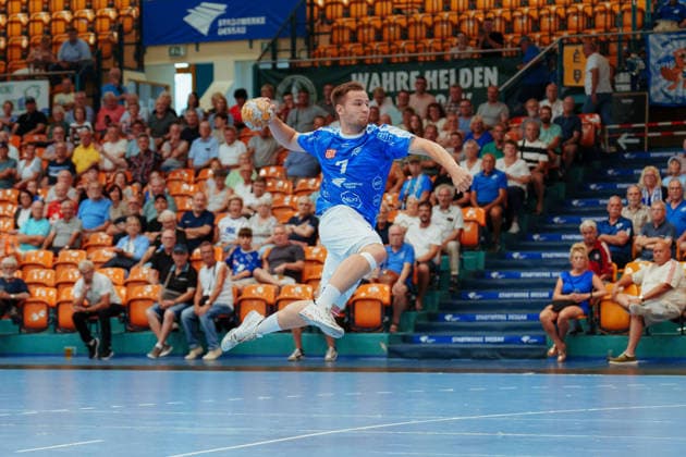 Testspielt: Dessau-Roßlauer HV 06 - PGE Wybrzeze Gdansk Carl Phillip Haake (Dessau-Roßlauer HV 06, 7) beim Sprungwurf am 07.08.2026 in der Anhalt-Arena, Dessau-Roßlau (Sachsen-Anhalt) Dessau-Roßlau Anhalt-Arena Sachsen-Anhalt Deutschland