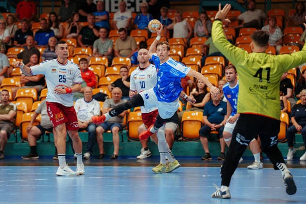 Testspielt: Dessau-Roßlauer HV 06 - PGE Wybrzeze Gdansk Mihkel Löpp (Dessau-Roßlauer HV 06, 55) beim Sprungwurf am 07.08.2026 in der Anhalt-Arena, Dessau-Roßlau (Sachsen-Anhalt) Dessau-Roßlau Anhalt-Arena Sachsen-Anhalt Deutschland