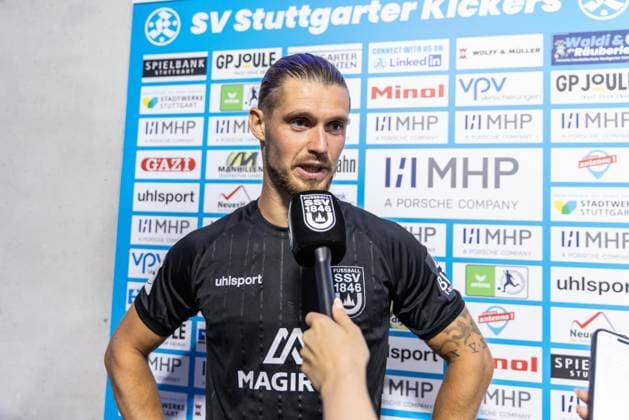 SV Stuttgarter Kickers vs. SSV Ulm 1846 Fußball, Fussball, Regionalliga, 1. Spieltag, GAZI-Stadion auf der Waldau Stuttgart 07.08.26 Interview Stimmen zum Spiel Dennis Chessa (SSV Ulm 1846 Fußball, 11) SV Stuttgarter Kickers vs. SSV Ulm 1846 Fußball, Fussball, Regionalliga, 1. Spieltag, GAZI-Stadion auf der Waldau Stuttgart 07.08.26 Foto: Lucca Fundel Stuttgart GAZI-Stadion auf der Waldau Baden-Württemberg Deutschland